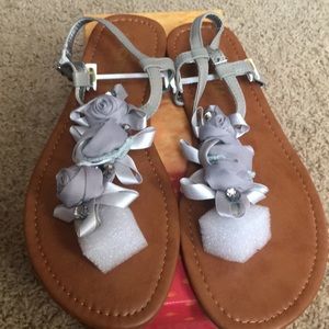 NWT Women's Grey Sandals (size 10)